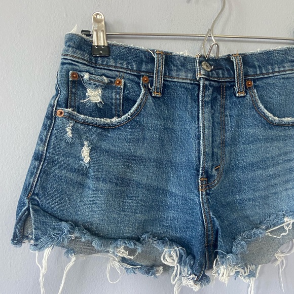 Abercrombie & Fitch Mid Rise Cut Off Distressed Jean Shorts Size 26 - Picture 4 of 7